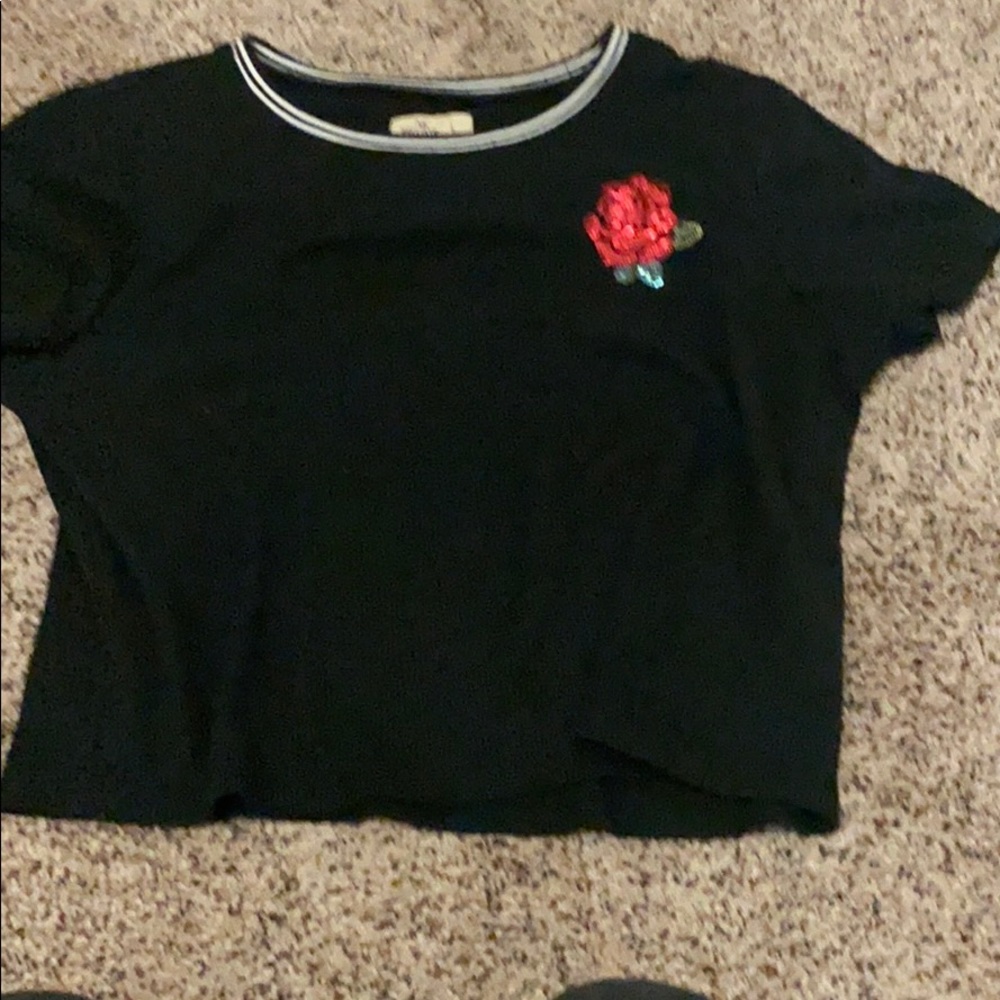 hollister cropped waffle t with rose